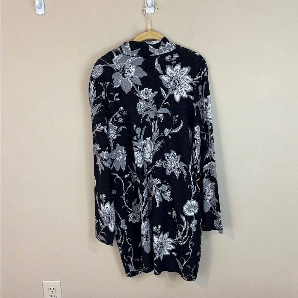 Cynthia Rowley Charcoal and Light Gray Floral Knit Cardigan Duster XL - Picture 5 of 12